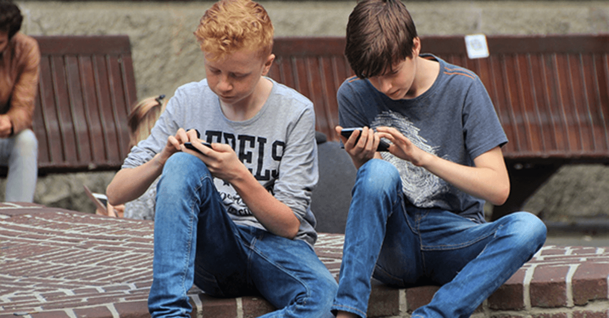 “Smartphones? We kunnen jongeren er maar beter vroeg mee leren omgaan.”